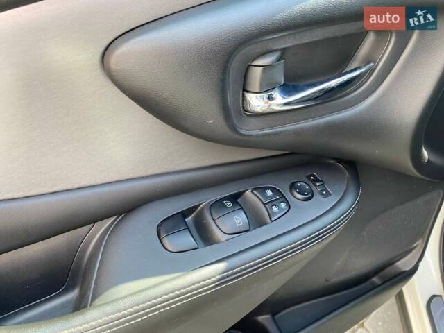 Белый Ниссан Мурано, объемом двигателя 3.5 л и пробегом 66 тыс. км за 16900 $, фото 11 на Automoto.ua