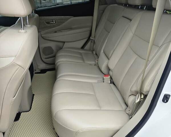 Белый Ниссан Мурано, объемом двигателя 3.5 л и пробегом 82 тыс. км за 21000 $, фото 17 на Automoto.ua