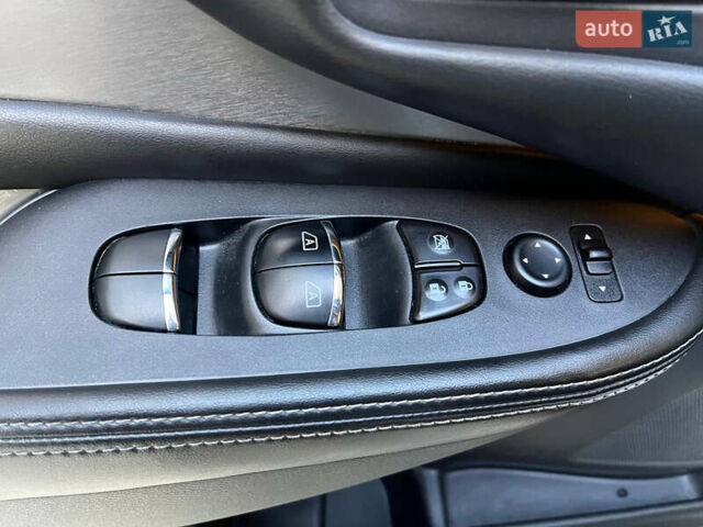 Белый Ниссан Мурано, объемом двигателя 3.5 л и пробегом 177 тыс. км за 14900 $, фото 15 на Automoto.ua