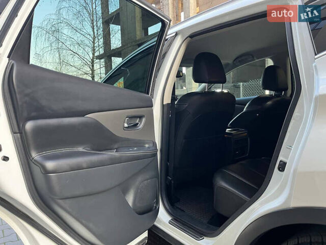Белый Ниссан Мурано, объемом двигателя 3.5 л и пробегом 177 тыс. км за 14900 $, фото 39 на Automoto.ua