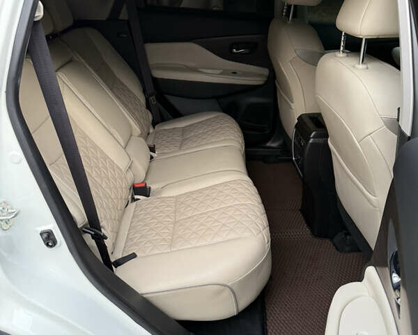 Белый Ниссан Мурано, объемом двигателя 3.5 л и пробегом 65 тыс. км за 23000 $, фото 30 на Automoto.ua