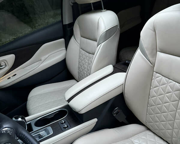 Белый Ниссан Мурано, объемом двигателя 3.5 л и пробегом 65 тыс. км за 23000 $, фото 33 на Automoto.ua