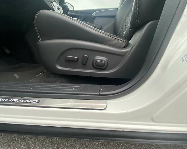 Белый Ниссан Мурано, объемом двигателя 3.5 л и пробегом 60 тыс. км за 23000 $, фото 25 на Automoto.ua