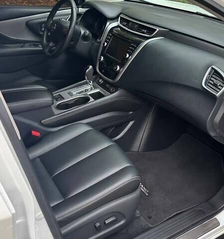 Белый Ниссан Мурано, объемом двигателя 3.5 л и пробегом 70 тыс. км за 22000 $, фото 6 на Automoto.ua