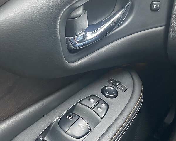 Белый Ниссан Мурано, объемом двигателя 3.5 л и пробегом 60 тыс. км за 23000 $, фото 18 на Automoto.ua