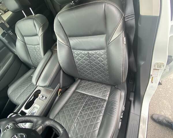 Белый Ниссан Мурано, объемом двигателя 3.5 л и пробегом 60 тыс. км за 23000 $, фото 21 на Automoto.ua