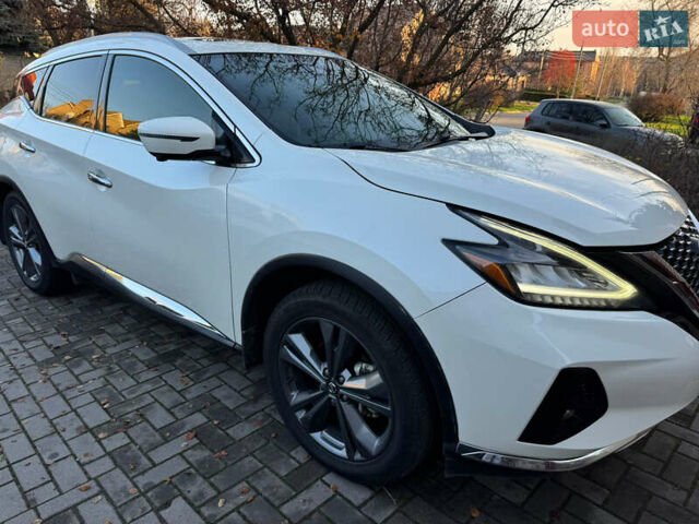 Белый Ниссан Мурано, объемом двигателя 3.5 л и пробегом 177 тыс. км за 19300 $, фото 4 на Automoto.ua