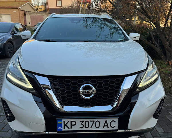Белый Ниссан Мурано, объемом двигателя 3.5 л и пробегом 177 тыс. км за 19300 $, фото 3 на Automoto.ua
