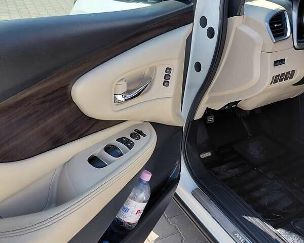 Белый Ниссан Мурано, объемом двигателя 3.5 л и пробегом 47 тыс. км за 28000 $, фото 7 на Automoto.ua