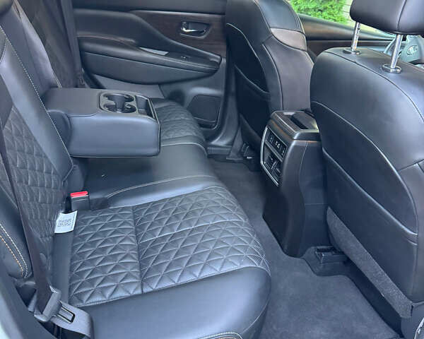 Белый Ниссан Мурано, объемом двигателя 3.5 л и пробегом 177 тыс. км за 19300 $, фото 18 на Automoto.ua