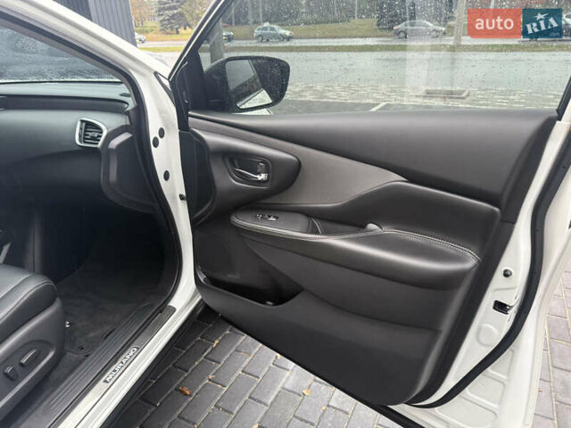 Білий Ніссан Мурано, об'ємом двигуна 3.5 л та пробігом 89 тис. км за 22500 $, фото 27 на Automoto.ua