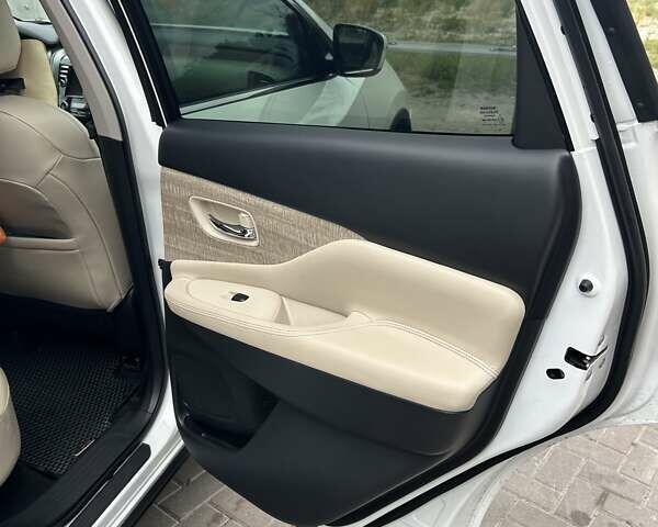 Белый Ниссан Мурано, объемом двигателя 3.5 л и пробегом 43 тыс. км за 23500 $, фото 40 на Automoto.ua
