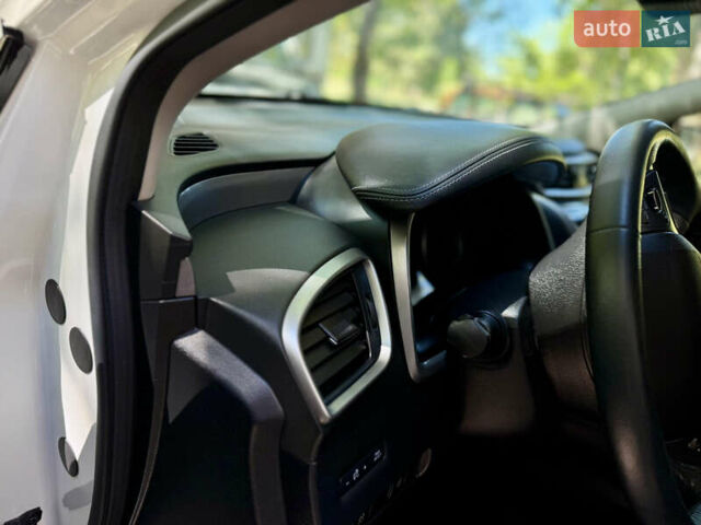 Белый Ниссан Мурано, объемом двигателя 3.5 л и пробегом 57 тыс. км за 19100 $, фото 16 на Automoto.ua