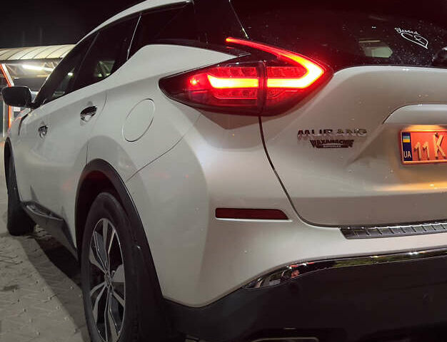 Белый Ниссан Мурано, объемом двигателя 3.5 л и пробегом 57 тыс. км за 19100 $, фото 1 на Automoto.ua