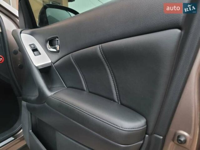 Бежевый Ниссан Мурано, объемом двигателя 3.5 л и пробегом 184 тыс. км за 11350 $, фото 68 на Automoto.ua