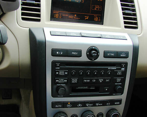 Черный Ниссан Мурано, объемом двигателя 3.5 л и пробегом 235 тыс. км за 6800 $, фото 24 на Automoto.ua