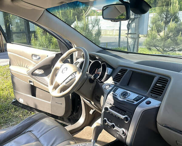 Черный Ниссан Мурано, объемом двигателя 2.49 л и пробегом 245 тыс. км за 15500 $, фото 6 на Automoto.ua