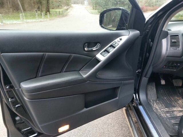 Черный Ниссан Мурано, объемом двигателя 3.5 л и пробегом 189 тыс. км за 13000 $, фото 6 на Automoto.ua