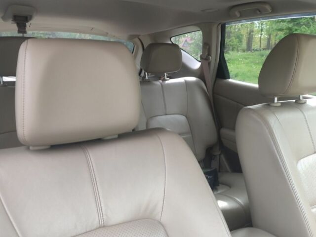 Черный Ниссан Мурано, объемом двигателя 2.5 л и пробегом 107 тыс. км за 14500 $, фото 4 на Automoto.ua