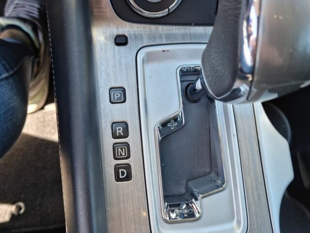 Черный Ниссан Мурано, объемом двигателя 3.5 л и пробегом 80 тыс. км за 16000 $, фото 4 на Automoto.ua