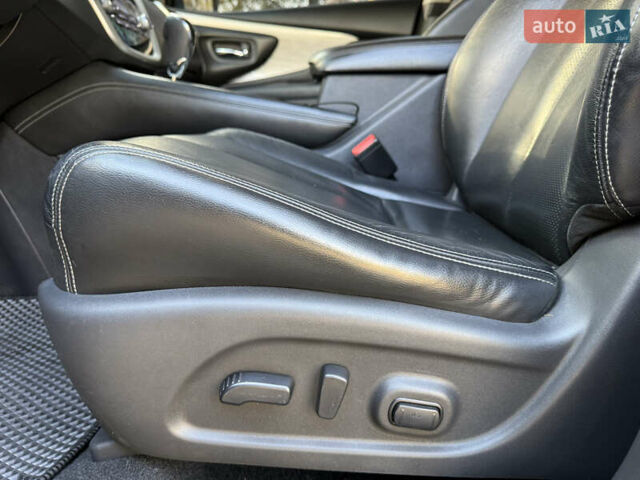 Черный Ниссан Мурано, объемом двигателя 3.5 л и пробегом 166 тыс. км за 16700 $, фото 12 на Automoto.ua