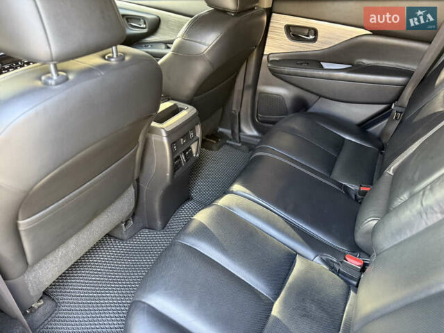 Черный Ниссан Мурано, объемом двигателя 3.5 л и пробегом 166 тыс. км за 16700 $, фото 7 на Automoto.ua