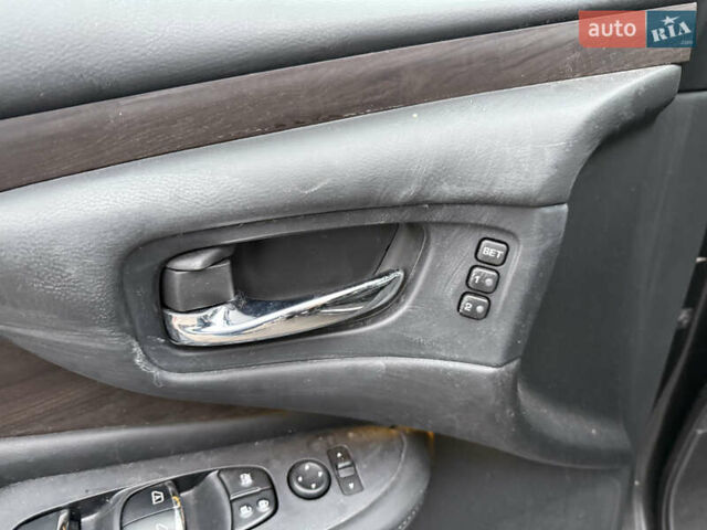 Черный Ниссан Мурано, объемом двигателя 3.5 л и пробегом 109 тыс. км за 12000 $, фото 18 на Automoto.ua