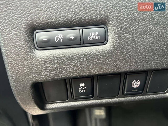 Черный Ниссан Мурано, объемом двигателя 3.5 л и пробегом 81 тыс. км за 21200 $, фото 15 на Automoto.ua