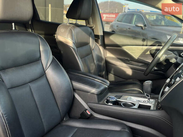 Красный Ниссан Мурано, объемом двигателя 3.5 л и пробегом 143 тыс. км за 18800 $, фото 8 на Automoto.ua