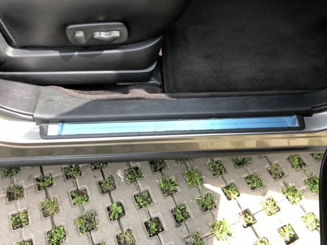 Серый Ниссан Мурано, объемом двигателя 3.5 л и пробегом 200 тыс. км за 6000 $, фото 4 на Automoto.ua