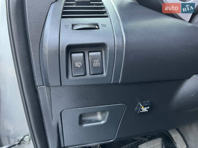 Сірий Ніссан Мурано, об'ємом двигуна 3.5 л та пробігом 305 тис. км за 5900 $, фото 27 на Automoto.ua