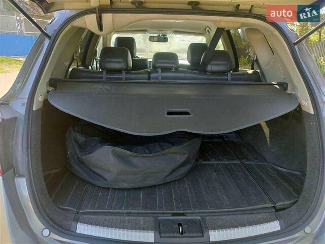 Серый Ниссан Мурано, объемом двигателя 3.5 л и пробегом 293 тыс. км за 7777 $, фото 6 на Automoto.ua