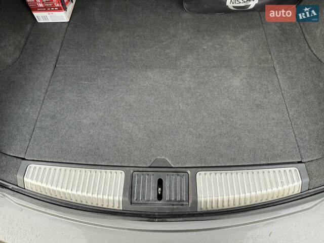 Сірий Ніссан Мурано, об'ємом двигуна 2.49 л та пробігом 266 тис. км за 12000 $, фото 44 на Automoto.ua