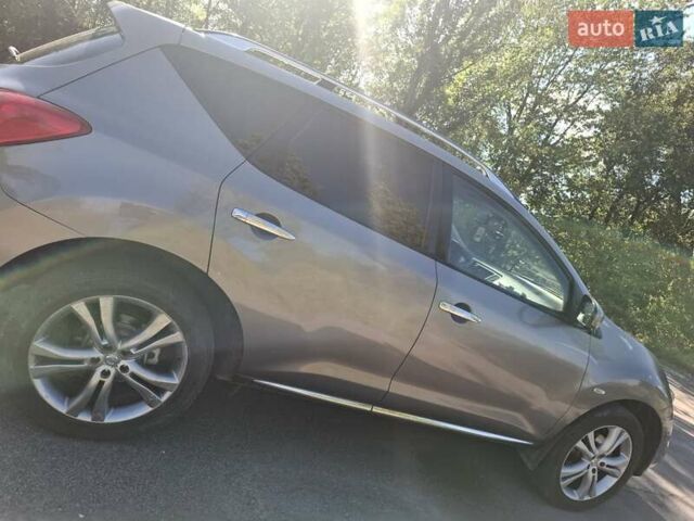 Серый Ниссан Мурано, объемом двигателя 2.49 л и пробегом 263 тыс. км за 12500 $, фото 4 на Automoto.ua