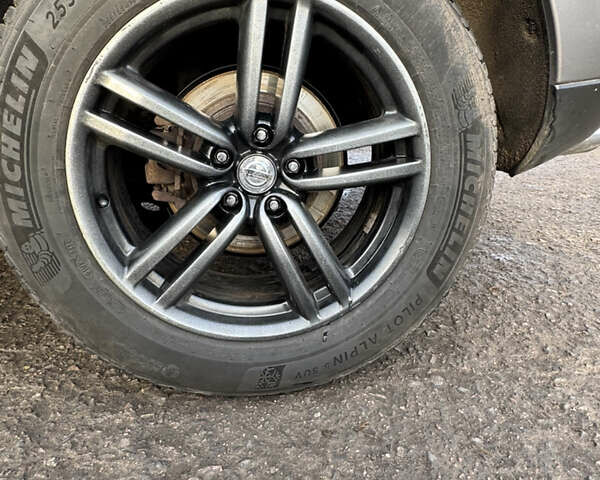 Сірий Ніссан Мурано, об'ємом двигуна 2.49 л та пробігом 266 тис. км за 12000 $, фото 51 на Automoto.ua