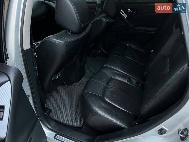 Сірий Ніссан Мурано, об'ємом двигуна 2.49 л та пробігом 266 тис. км за 8900 $, фото 18 на Automoto.ua