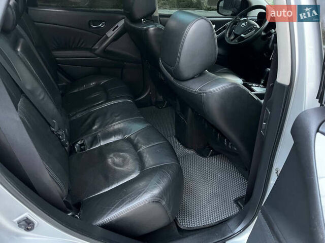 Сірий Ніссан Мурано, об'ємом двигуна 2.49 л та пробігом 266 тис. км за 8900 $, фото 16 на Automoto.ua