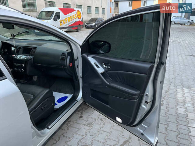 Сірий Ніссан Мурано, об'ємом двигуна 2.49 л та пробігом 266 тис. км за 8900 $, фото 21 на Automoto.ua