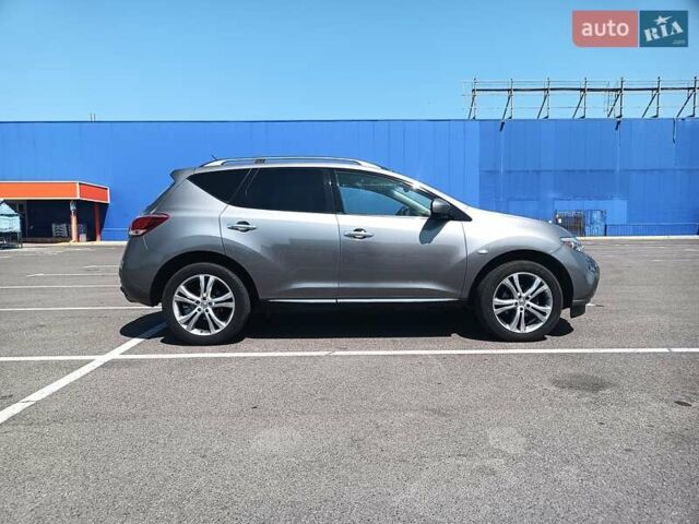 Сірий Ніссан Мурано, об'ємом двигуна 2.49 л та пробігом 157 тис. км за 17500 $, фото 3 на Automoto.ua