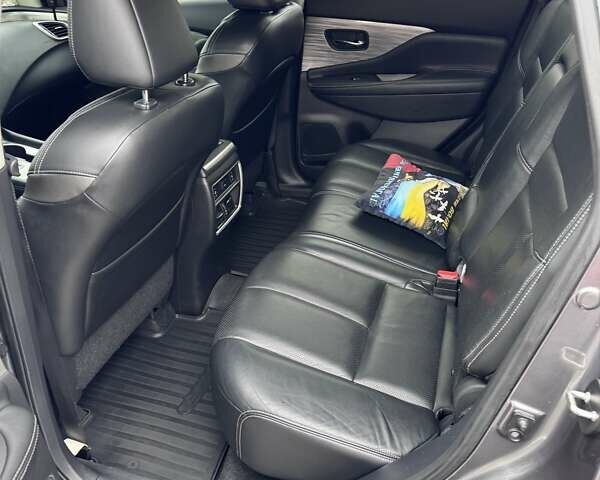 Серый Ниссан Мурано, объемом двигателя 3.5 л и пробегом 148 тыс. км за 17500 $, фото 4 на Automoto.ua