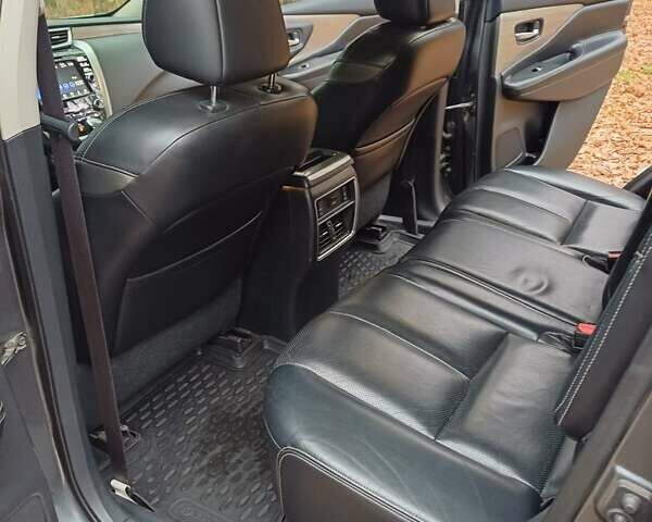 Серый Ниссан Мурано, объемом двигателя 3.5 л и пробегом 111 тыс. км за 15888 $, фото 13 на Automoto.ua