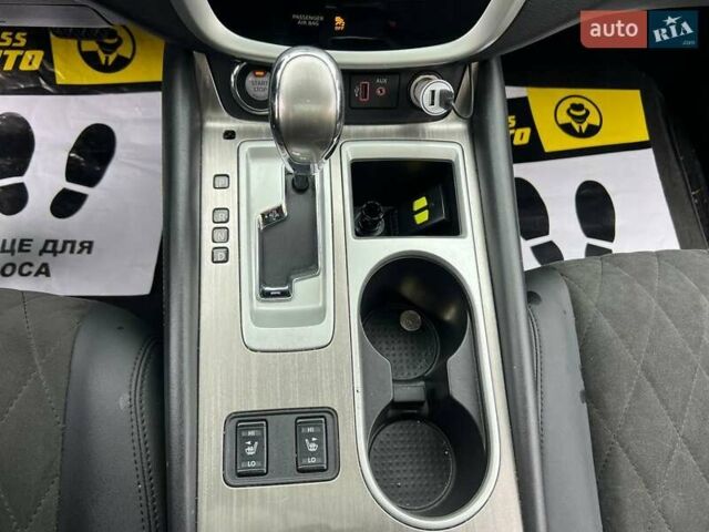 Серый Ниссан Мурано, объемом двигателя 3.5 л и пробегом 150 тыс. км за 15800 $, фото 14 на Automoto.ua