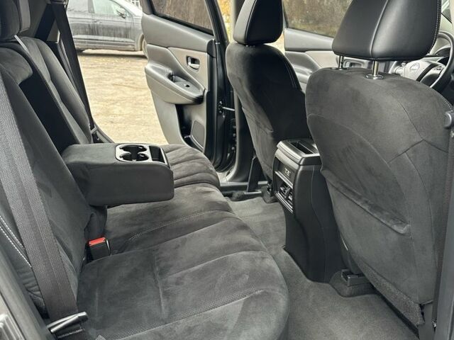 Серый Ниссан Мурано, объемом двигателя 3.5 л и пробегом 43 тыс. км за 19500 $, фото 16 на Automoto.ua