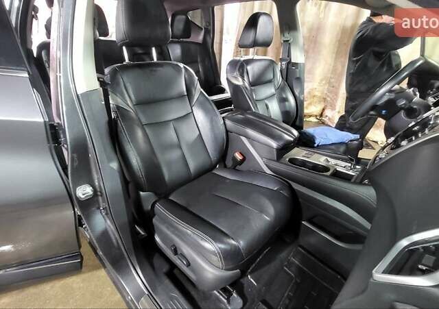 Серый Ниссан Мурано, объемом двигателя 3.5 л и пробегом 102 тыс. км за 18900 $, фото 5 на Automoto.ua