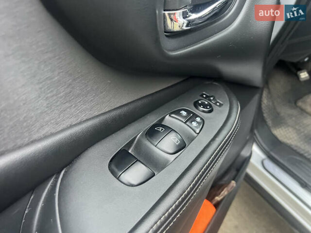 Сірий Ніссан Мурано, об'ємом двигуна 3.5 л та пробігом 39 тис. км за 21500 $, фото 20 на Automoto.ua