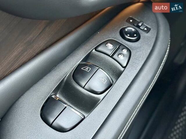 Серый Ниссан Мурано, объемом двигателя 3.5 л и пробегом 32 тыс. км за 24300 $, фото 22 на Automoto.ua