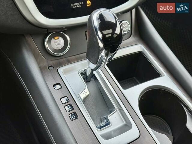 Серый Ниссан Мурано, объемом двигателя 3.5 л и пробегом 32 тыс. км за 24300 $, фото 17 на Automoto.ua