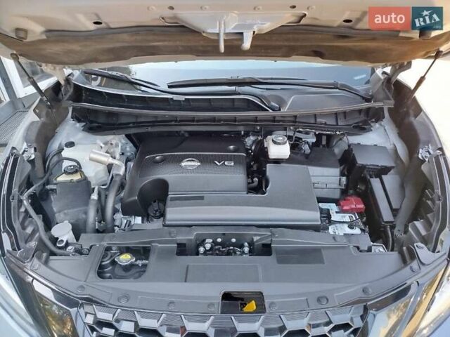 Серый Ниссан Мурано, объемом двигателя 3.5 л и пробегом 74 тыс. км за 22100 $, фото 16 на Automoto.ua