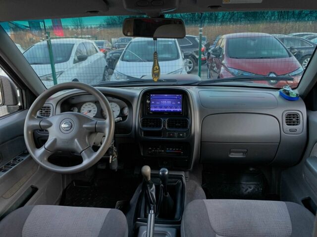 Черный Ниссан НП, объемом двигателя 2.5 л и пробегом 220 тыс. км за 14999 $, фото 17 на Automoto.ua
