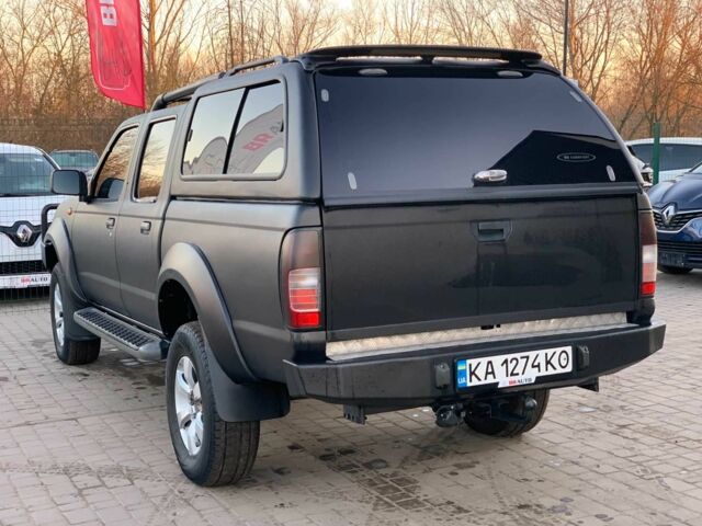 Черный Ниссан НП, объемом двигателя 2.5 л и пробегом 220 тыс. км за 14999 $, фото 6 на Automoto.ua